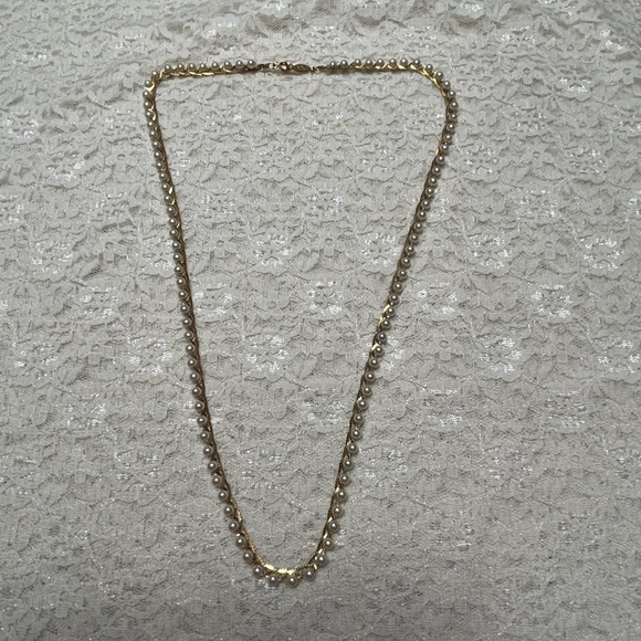 Napier Jewelry - Napier/vintage, pearl and gold tone necklace 22”